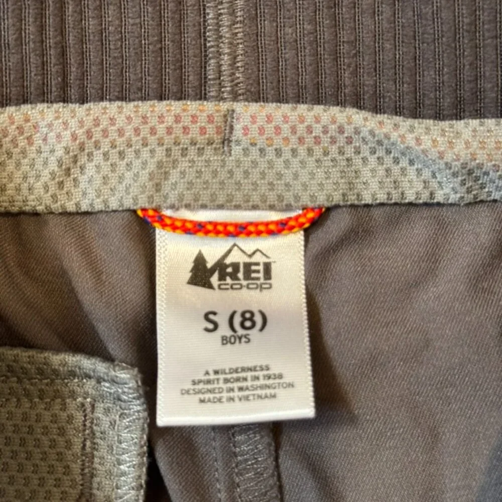 Boys Size 8 REI shorts - Picture 4 of 6